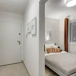 Terrace Vista-modern 2br Retreat Budapest
