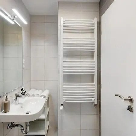 Terrace Vista-modern 2br Retreat *
