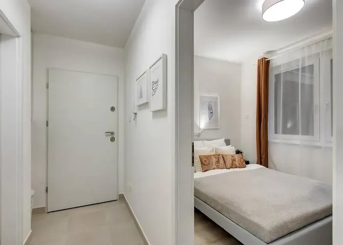 Terrace Vista-modern 2br Retreat ブダペスト