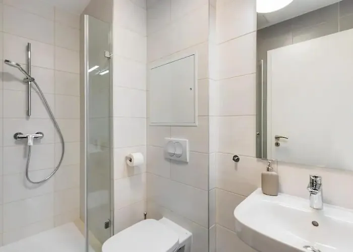 Terrace Vista-modern 2br Retreat アパート