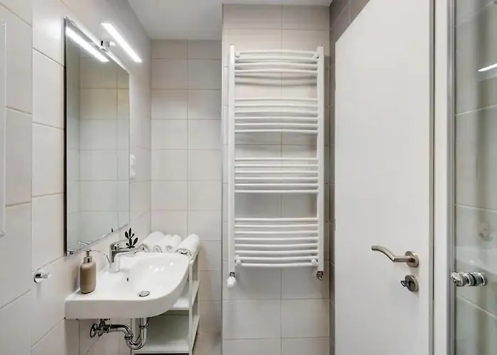 Terrace Vista-modern 2br Retreat *