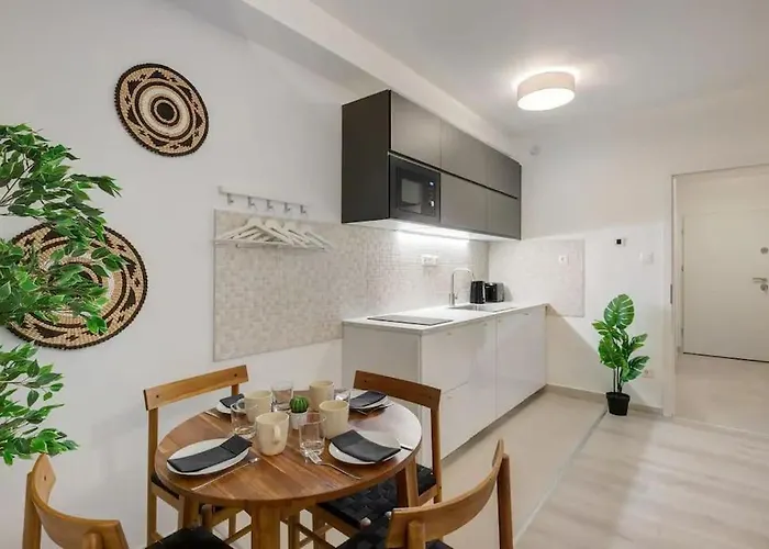 Terrace Vista-modern 2br Retreat